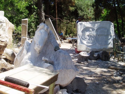 2008. kosta louvlou szobrasz, fafarago, grafikus es festo muvesz 009